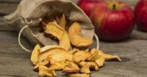 Hvor nyttig tørkede epler, kalorier, oppskrift og lagring