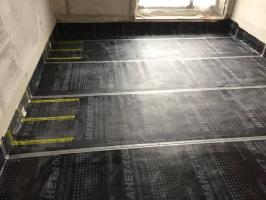 Hvordan lage vanntetting gulvet i leiligheten?