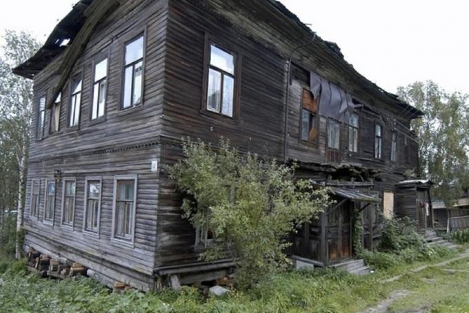 Et eksempel på det gamle huset (bildekilde - Yandex-bilder)