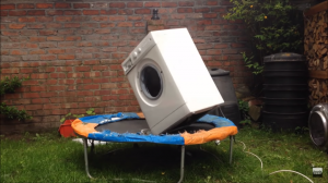Hva om vaskemaskinen som hopping på en trampoline?