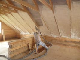 Oppvarming av loftet med polyuretanskum: grunnlag av teknologi og funksjoner av materialet
