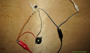 Hvordan lage en enkel sikkerhetssystem på en enkelt transistor