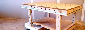 Produksjon av benk-montering bord med hendene
