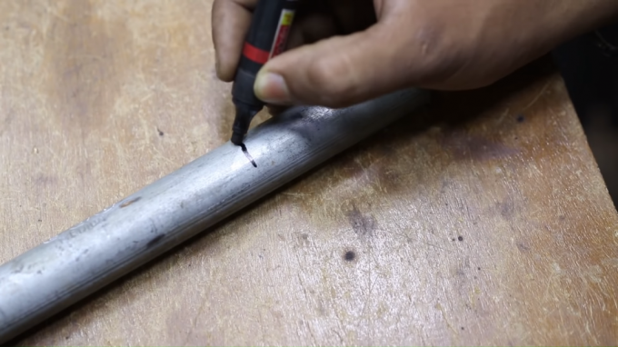 Partisjonering preform: et metallrør for fremstilling av verktøyet med hendene