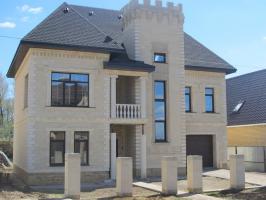 Å bygge et hus hvor murstein brukes uvanlige farger - marmorert